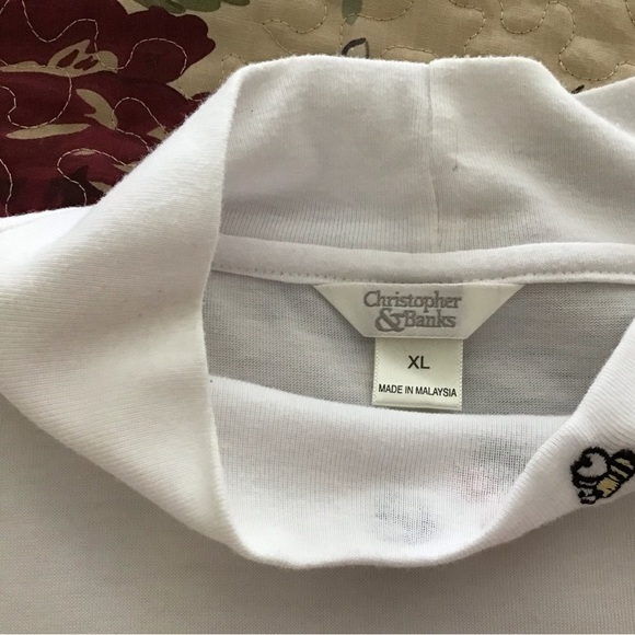 Christopher & Banks Mock Neck, Sleeveless Top XL. Color. White - Picture 4 of 5